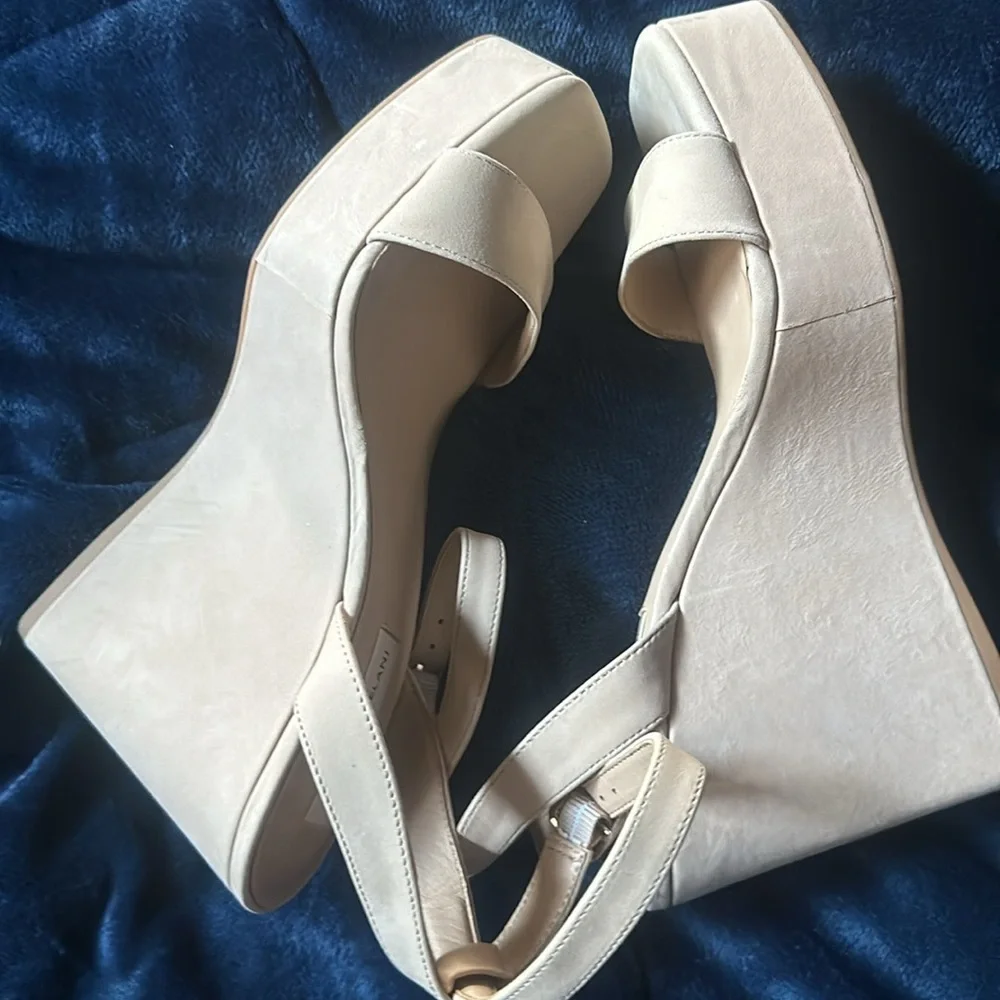 Antonio Melani Madelle Bespoked Nude platform wedges